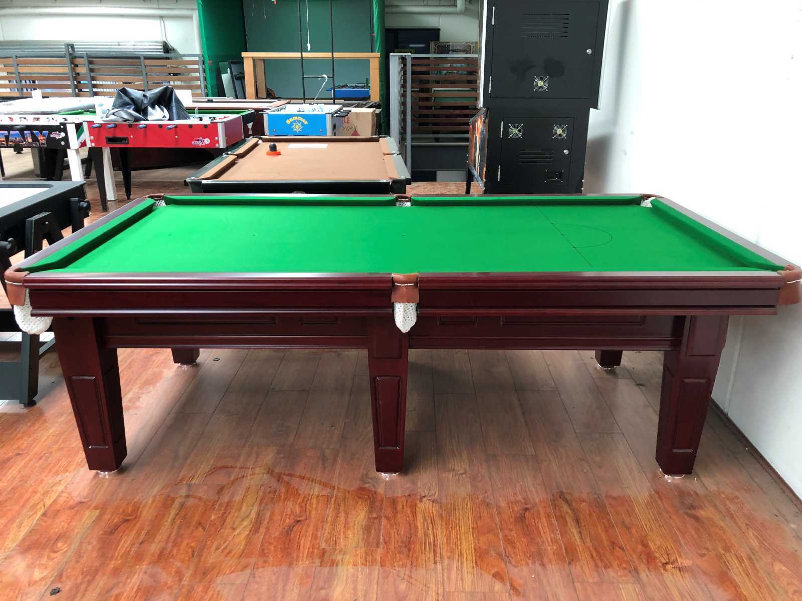 i billiards table