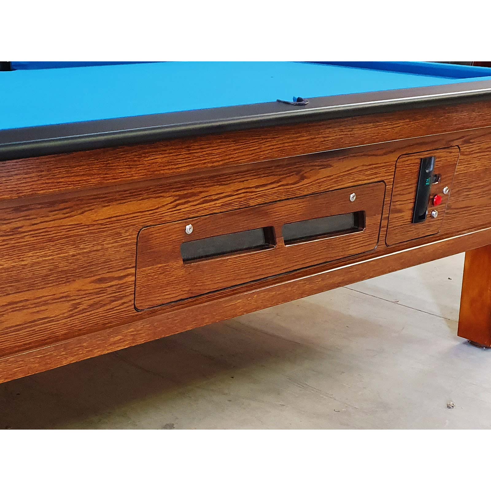 8 Foot Slate Electronic Coin Operated Pool Table with Traditional Turned Leg